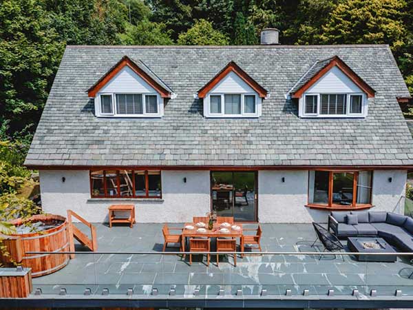 Loughrigg Cottage Cedar Wood Hot Tub drone