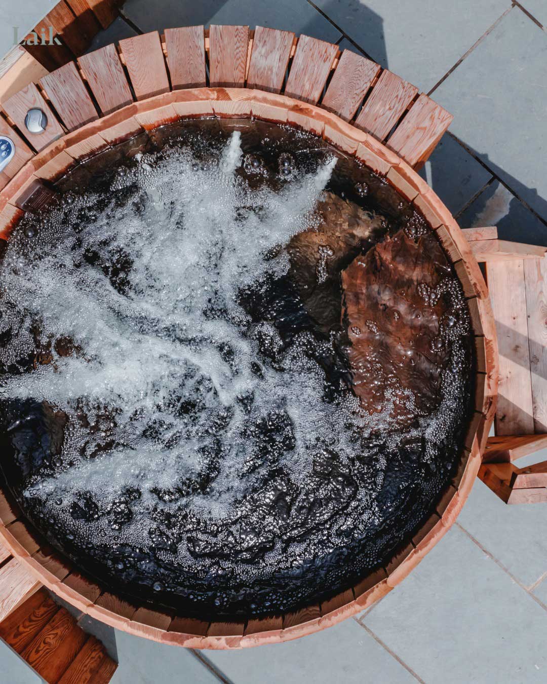 Laik Cedar wood hot tub overhead