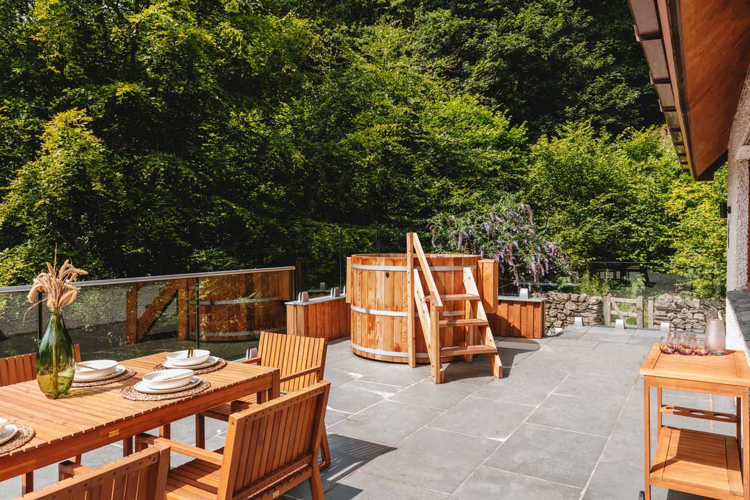 Laik terrace Cedar wood hot tub