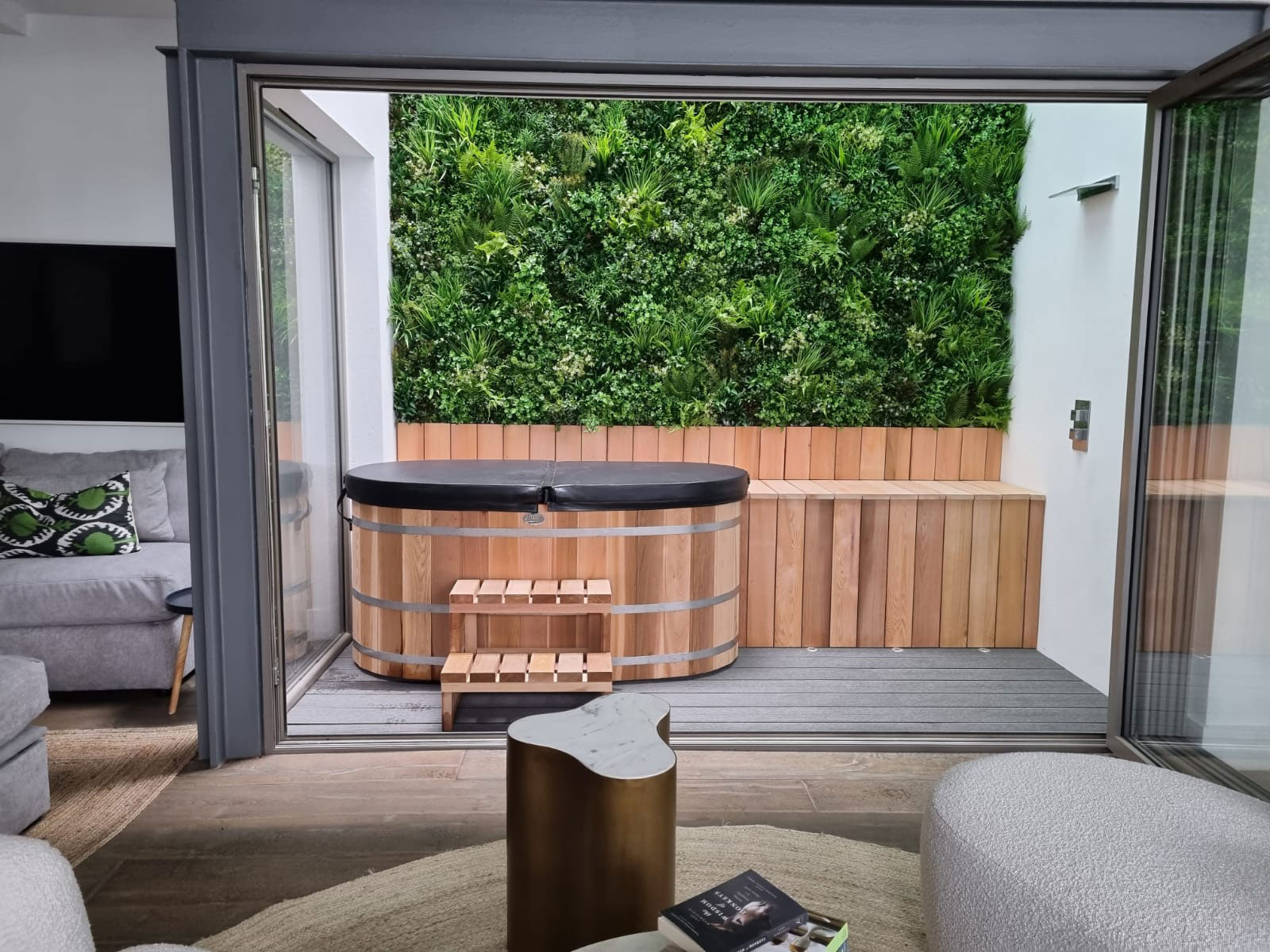 Ofuro cedar wood hot tub