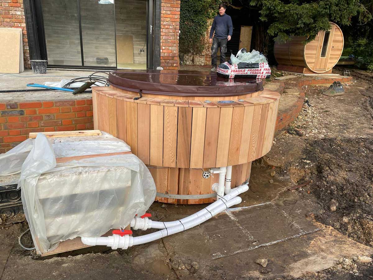 Cedar-Wood-Hot-Tub-recess-8-person
