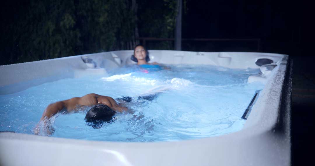 J 16™ POWERPRO™ INFRARED SWIM SPA
