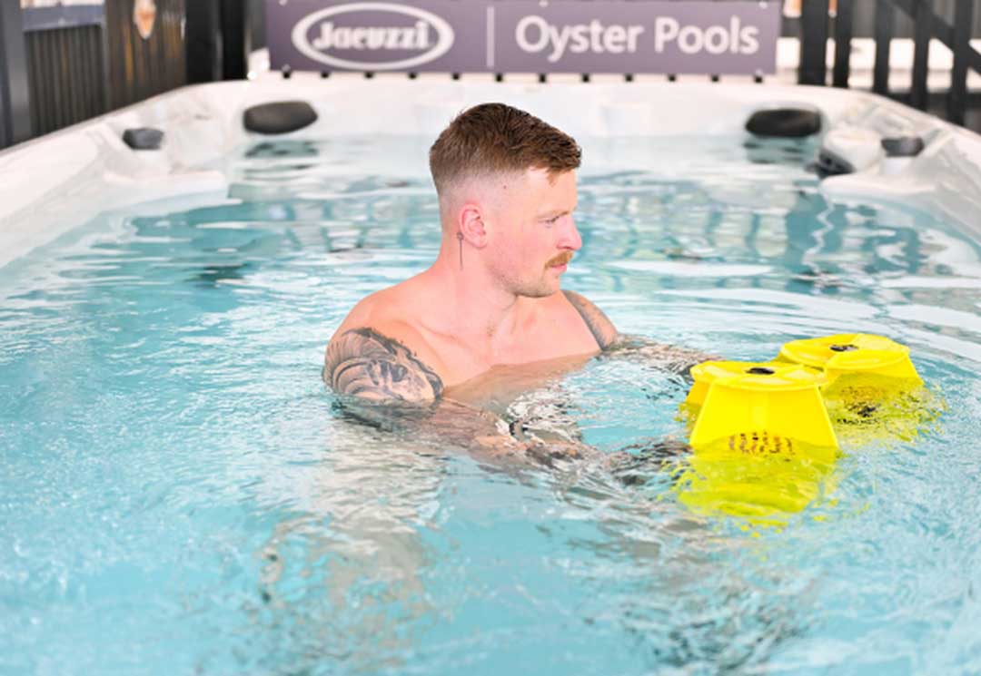 J 19™ POWERPRO SWIM SPA WITH POWERTONE™ FITNESS KIT